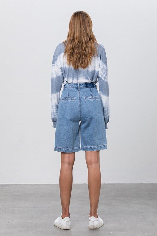 MEDIUM BLUE WASH DENIM MOM SHORTS - Robbi & Angel