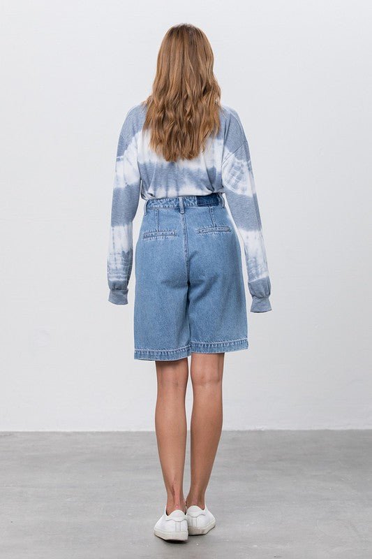 MEDIUM BLUE WASH DENIM MOM SHORTS - Robbi & Angel
