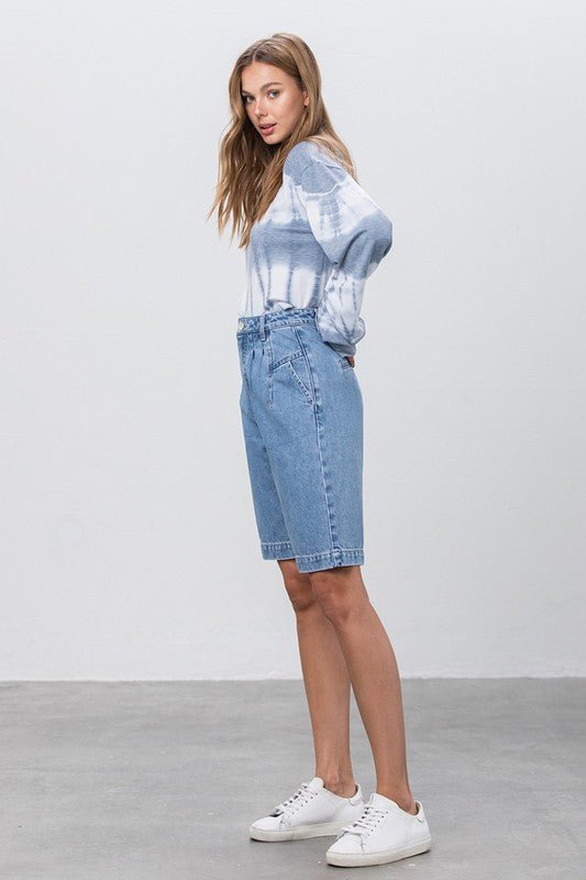 MEDIUM BLUE WASH DENIM MOM SHORTS - Robbi & Angel