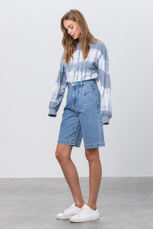 MEDIUM BLUE WASH DENIM MOM SHORTS - Robbi & Angel