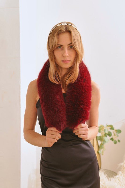 FAUX FUR SHORT COLLAR SCARF - Robbi & Angel