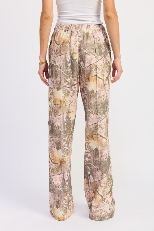 WOODLAND CAMO SWEATPANTS - Robbi & Angel