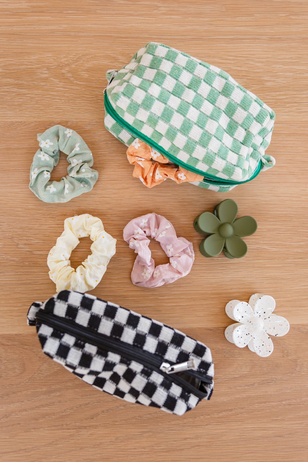 Sweetest Thing Pouch In Black & White - Robbi & Angel