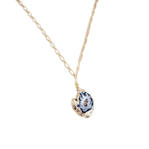Magnolia Black Agate Necklace - Robbi & Angel