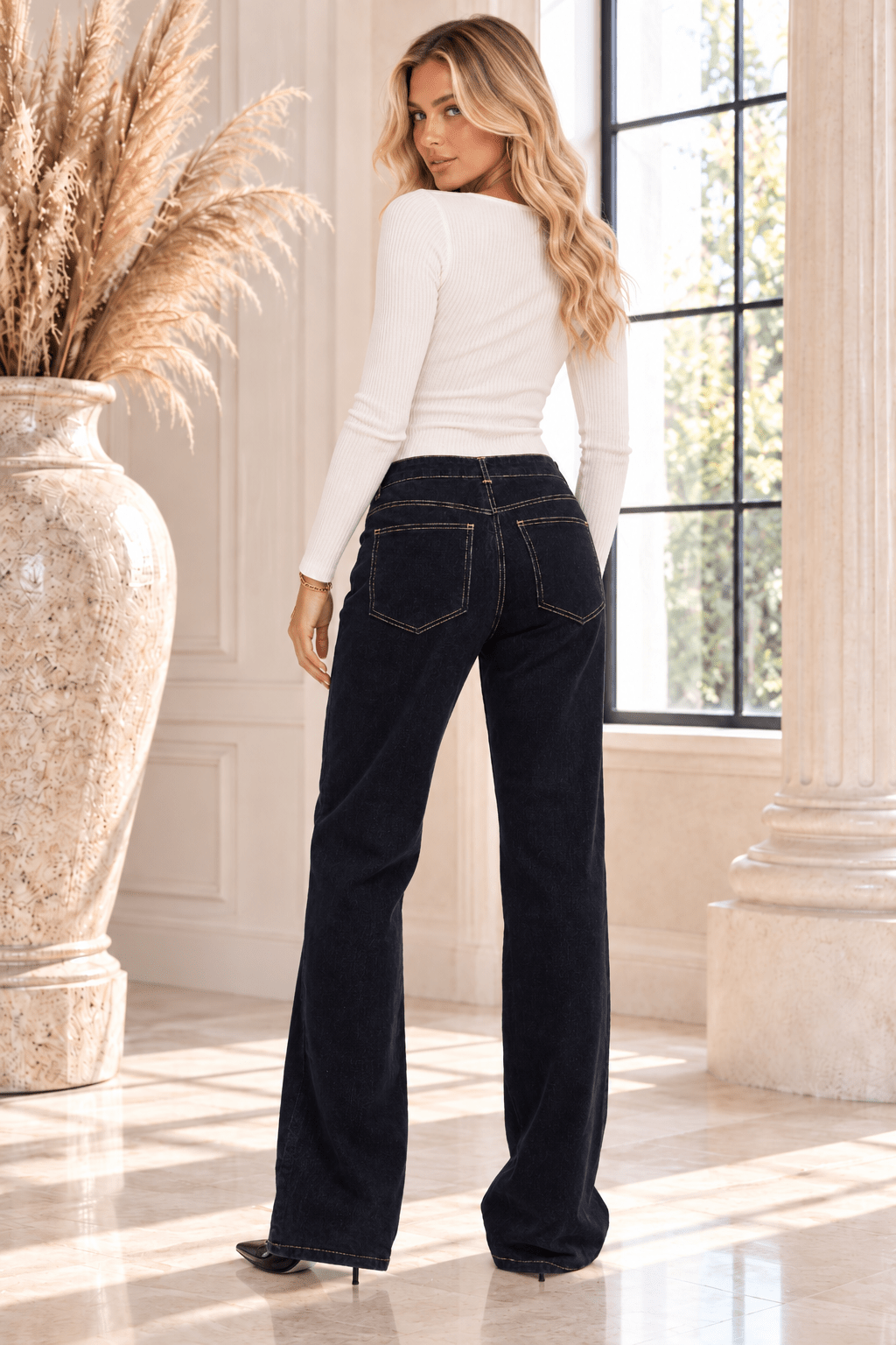 Seralyn Low Rise Tucker Jeans - Robbi & Angel