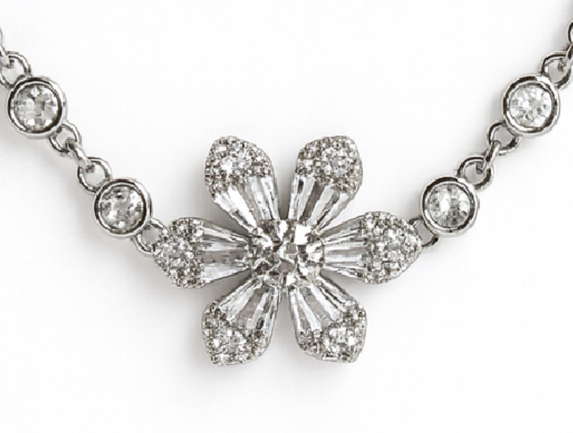 The Kayla: Crystal Flower Necklace - Robbi & Angel