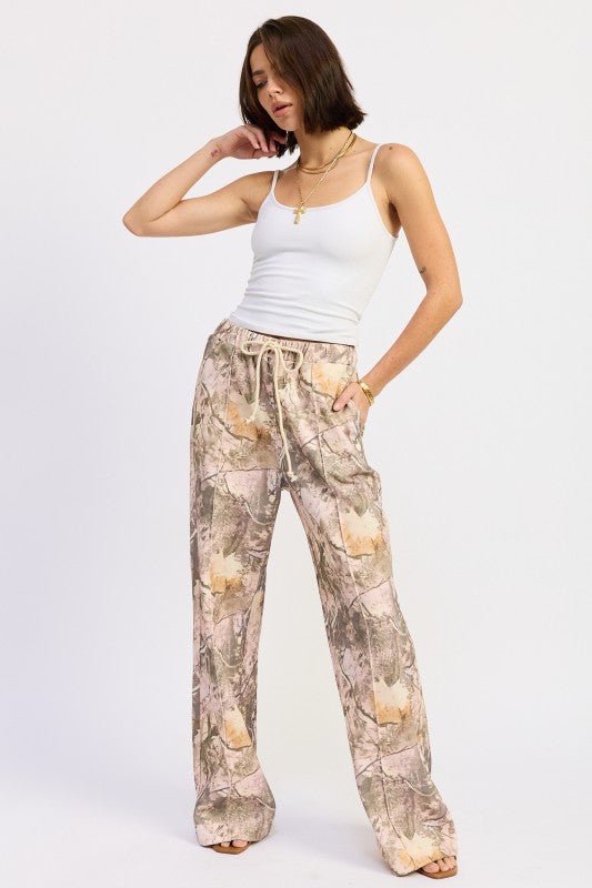 WOODLAND CAMO SWEATPANTS - Robbi & Angel