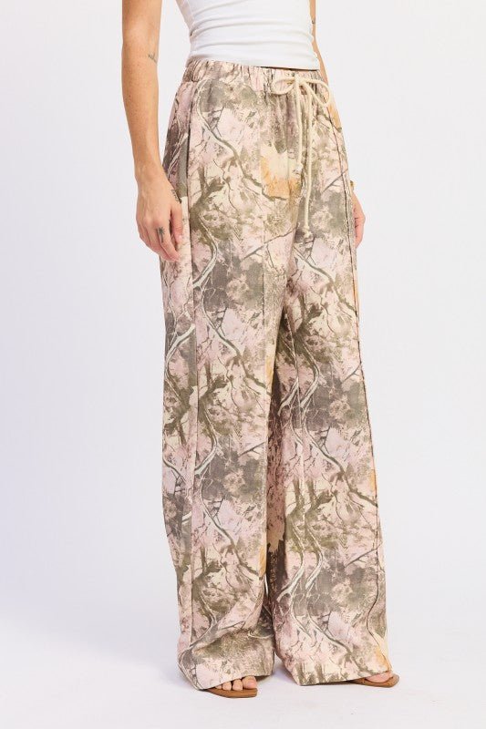 WOODLAND CAMO SWEATPANTS - Robbi & Angel