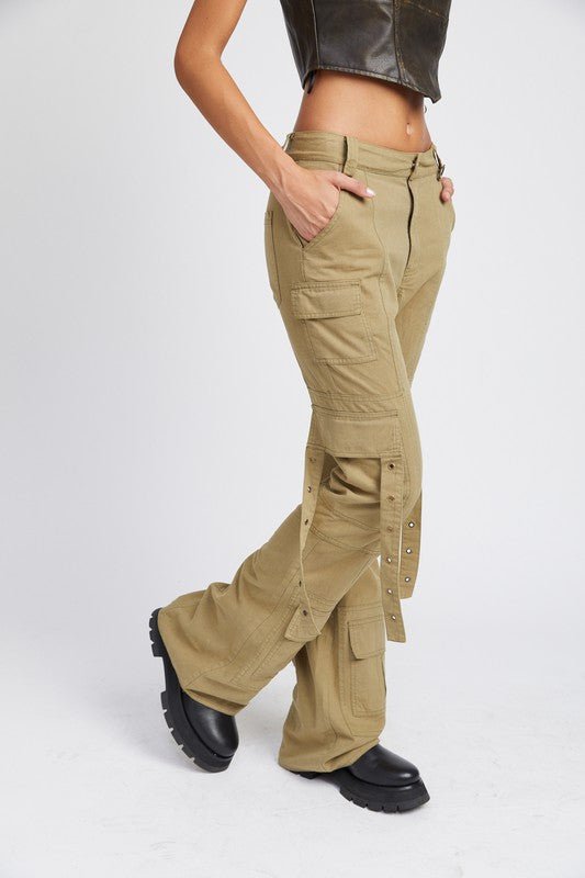 LOW WAIST CARGO FLARED PANTS - Robbi & Angel