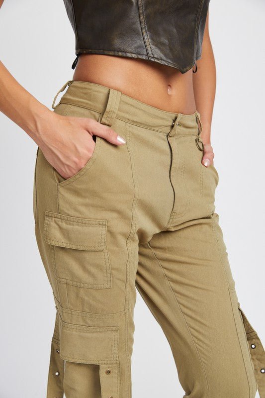 LOW WAIST CARGO FLARED PANTS - Robbi & Angel