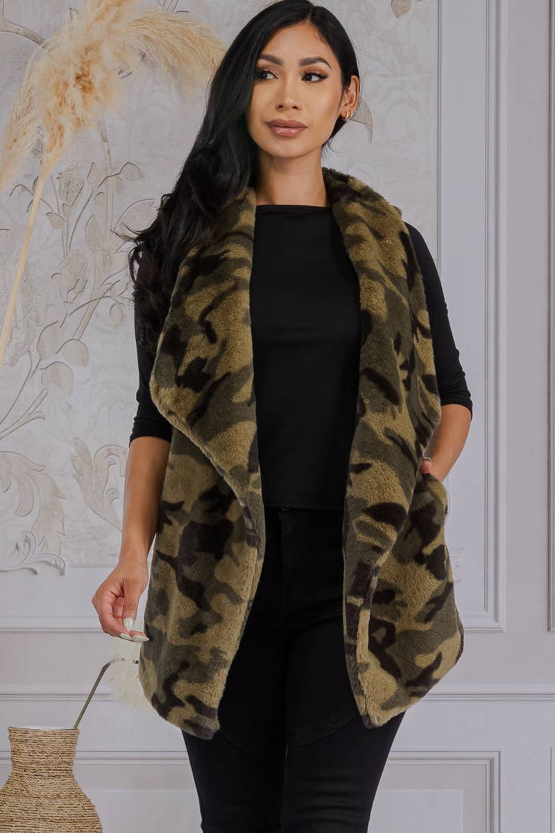 MS0135 - Camo Print Fuzzy Vest - Robbi & Angel