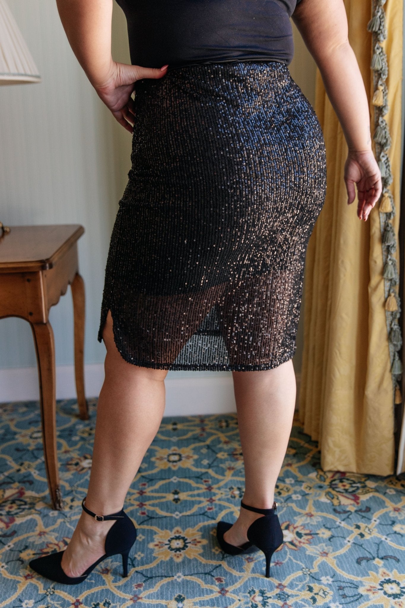 Gilded Age Sequin Skirt in Black - Robbi & Angel