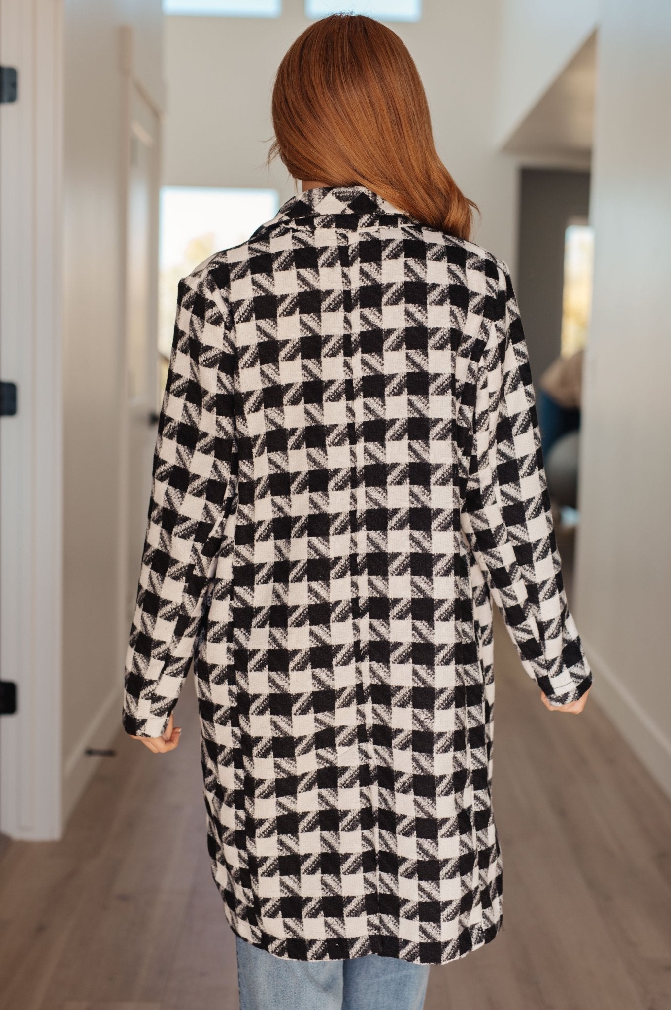 Monochromatic Moment Houndstooth Coat - Robbi & Angel