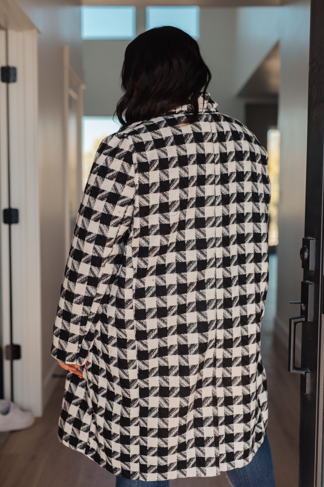 Monochromatic Moment Houndstooth Coat - Robbi & Angel