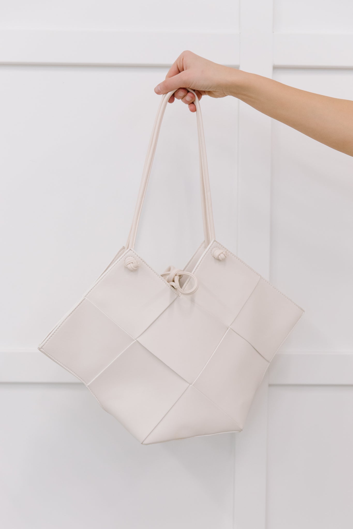 Woven Tote in White - Robbi & Angel