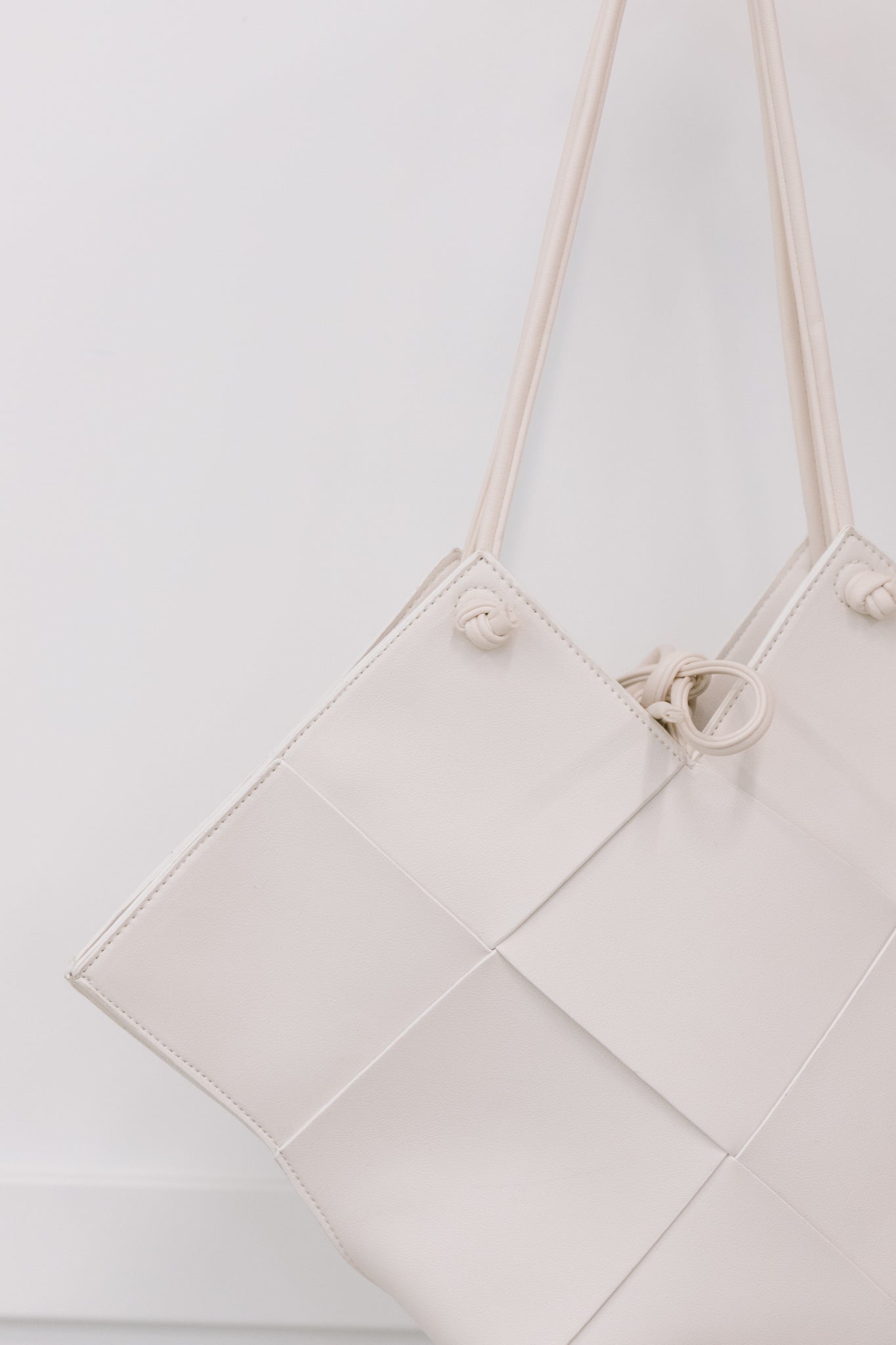 Woven Tote in White - Robbi & Angel