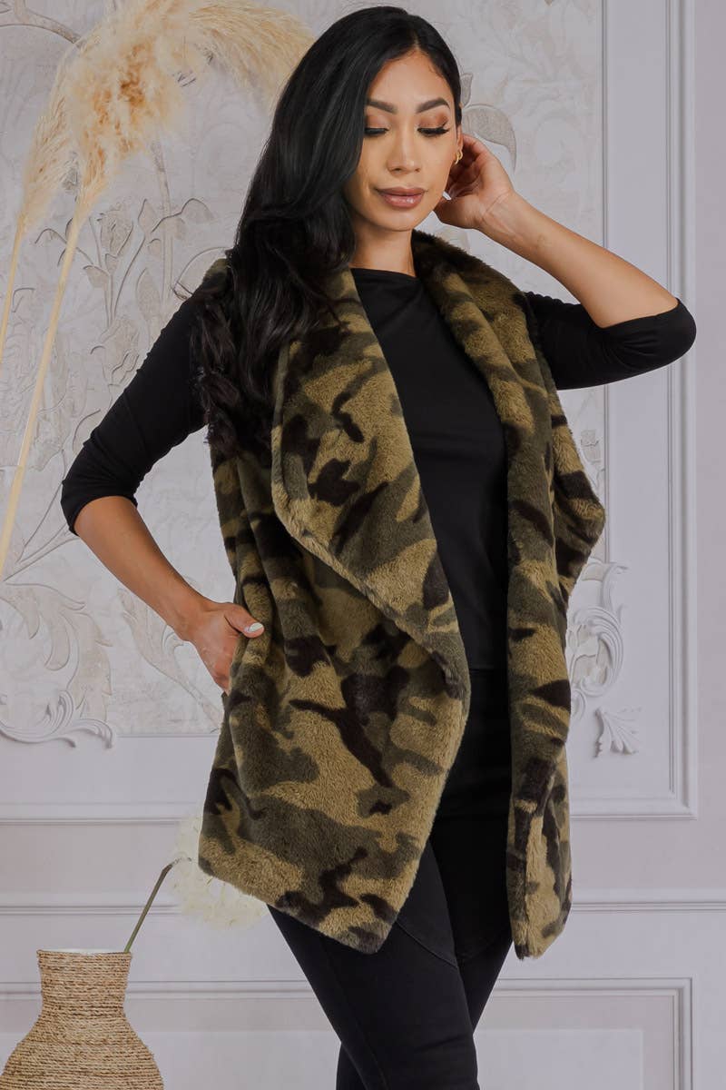 MS0135 - Camo Print Fuzzy Vest - Robbi & Angel